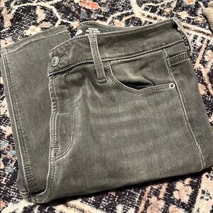 Women's Gray Old Navy Rockstar Super Skinny Jeans w/ built-in warm